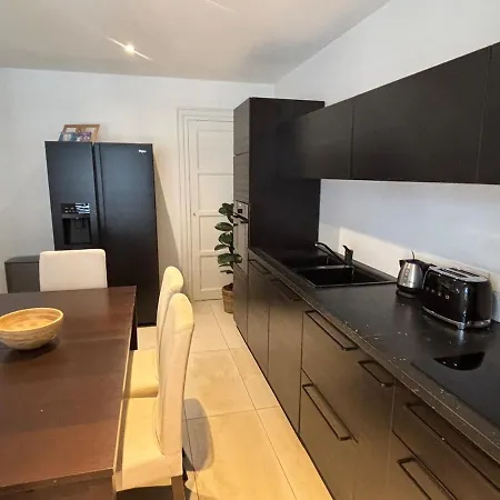 Apartment Spacious Bright Flat 300m From River Bank *