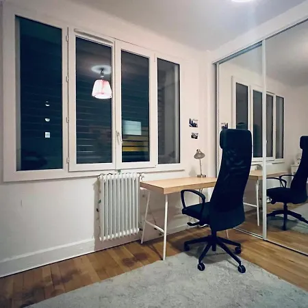 Spacious Bright Flat 300m From River Bank Apartment *